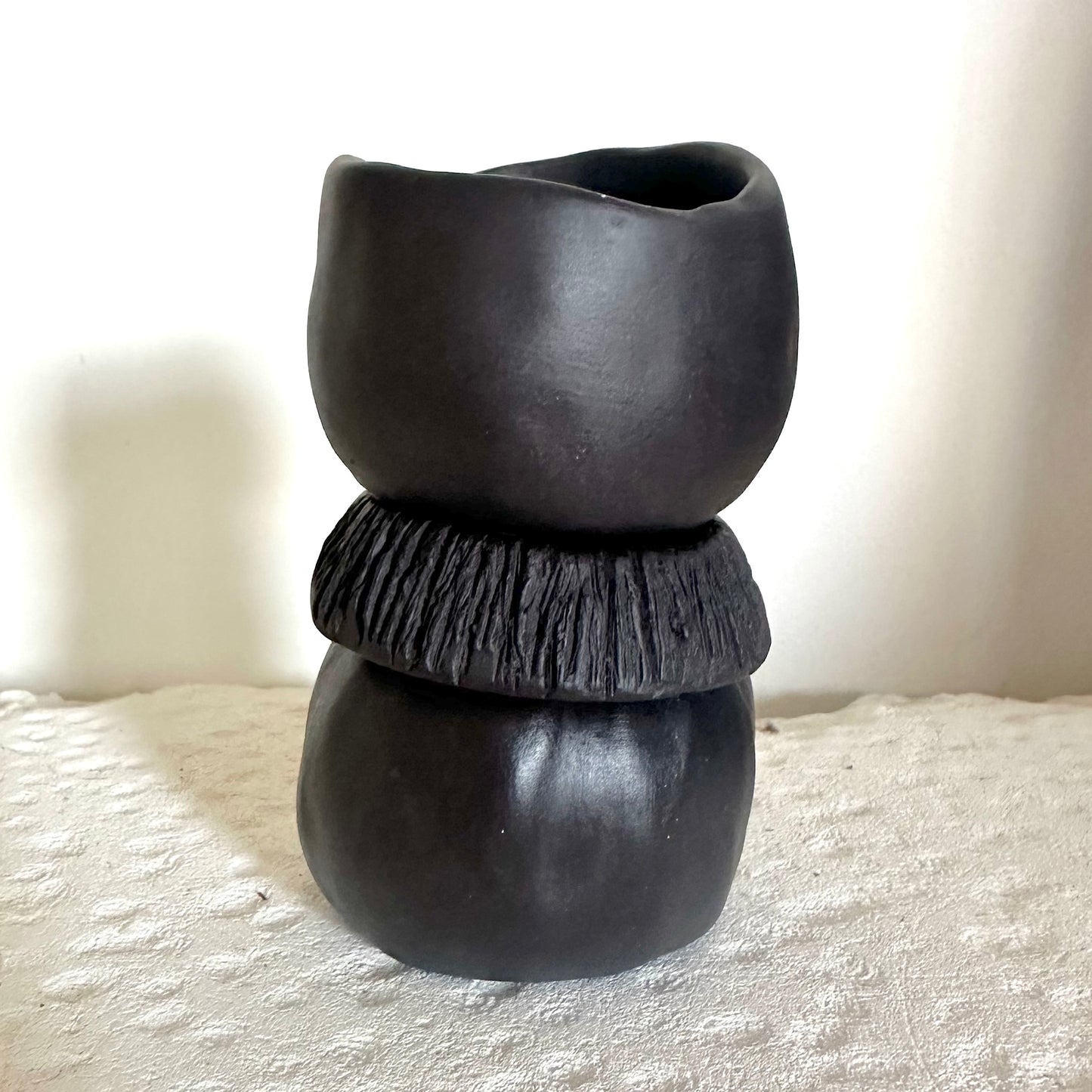 22009 medium 3 piece black vase