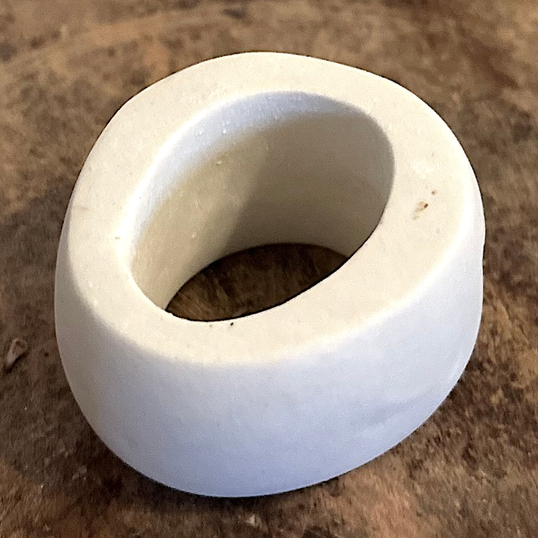 51004 - Small Cream Totem Piece