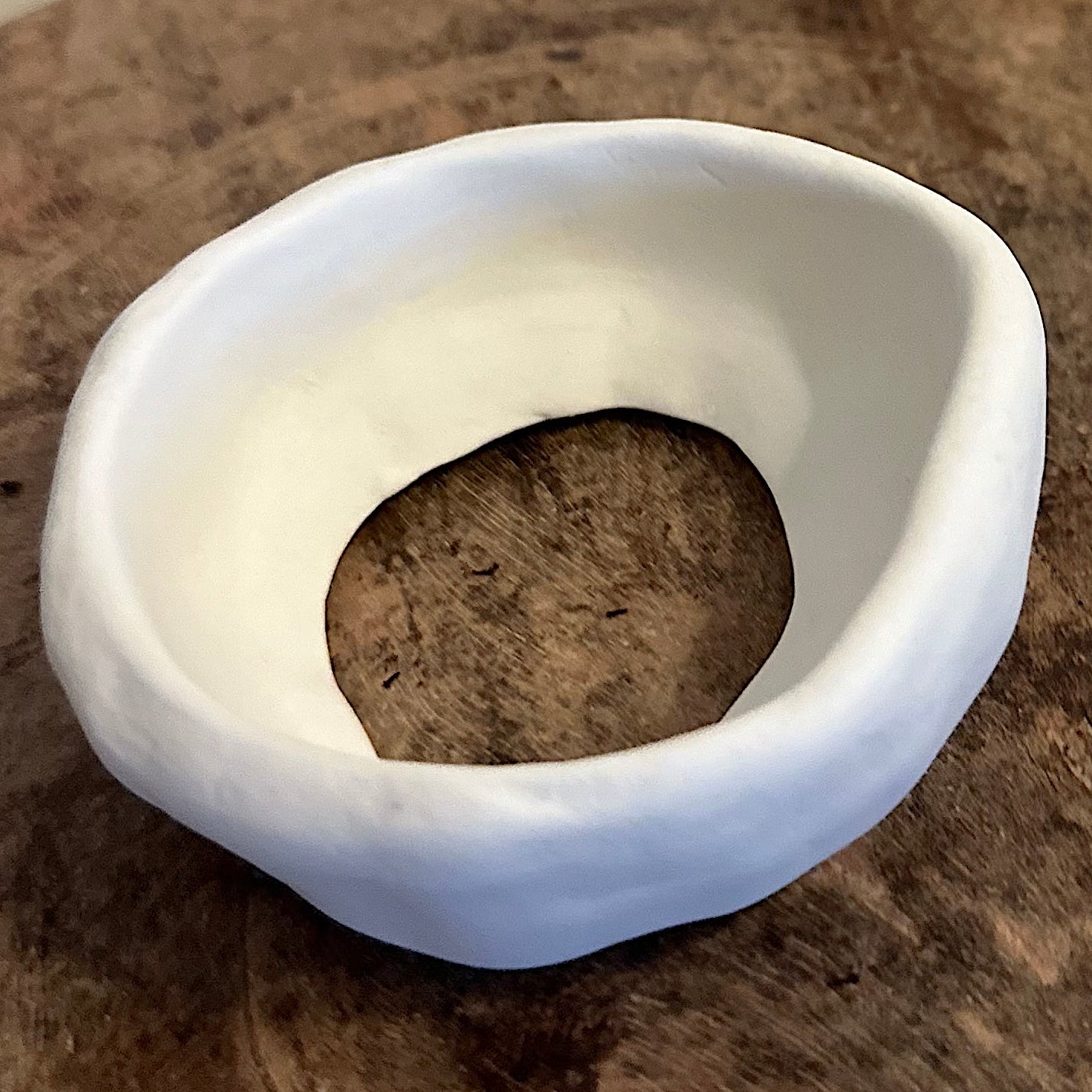 61002 - Meedium Cream Totem Piece