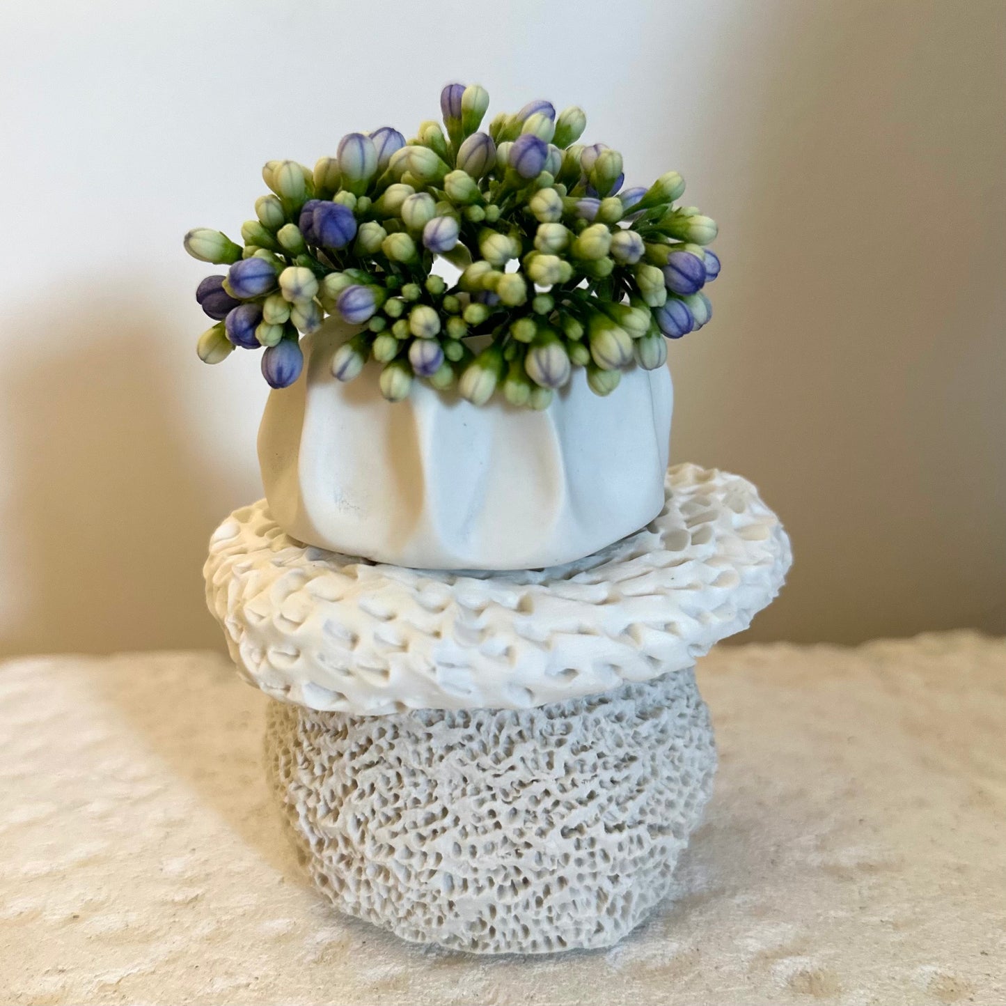 21018 medium 3 piece cream vase