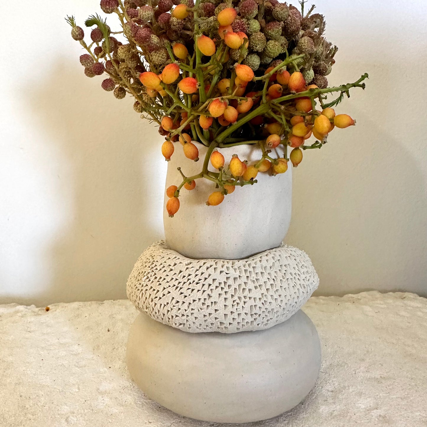 21021 - Medium 3 piece cream vase