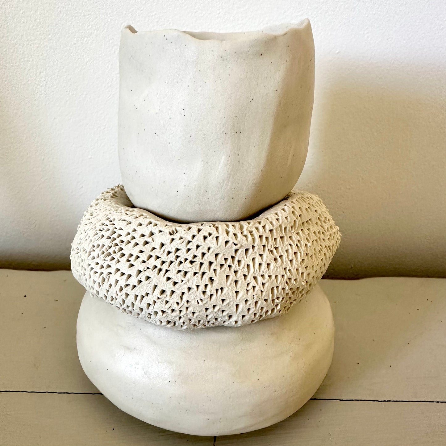 21021 - Medium 3 piece cream vase