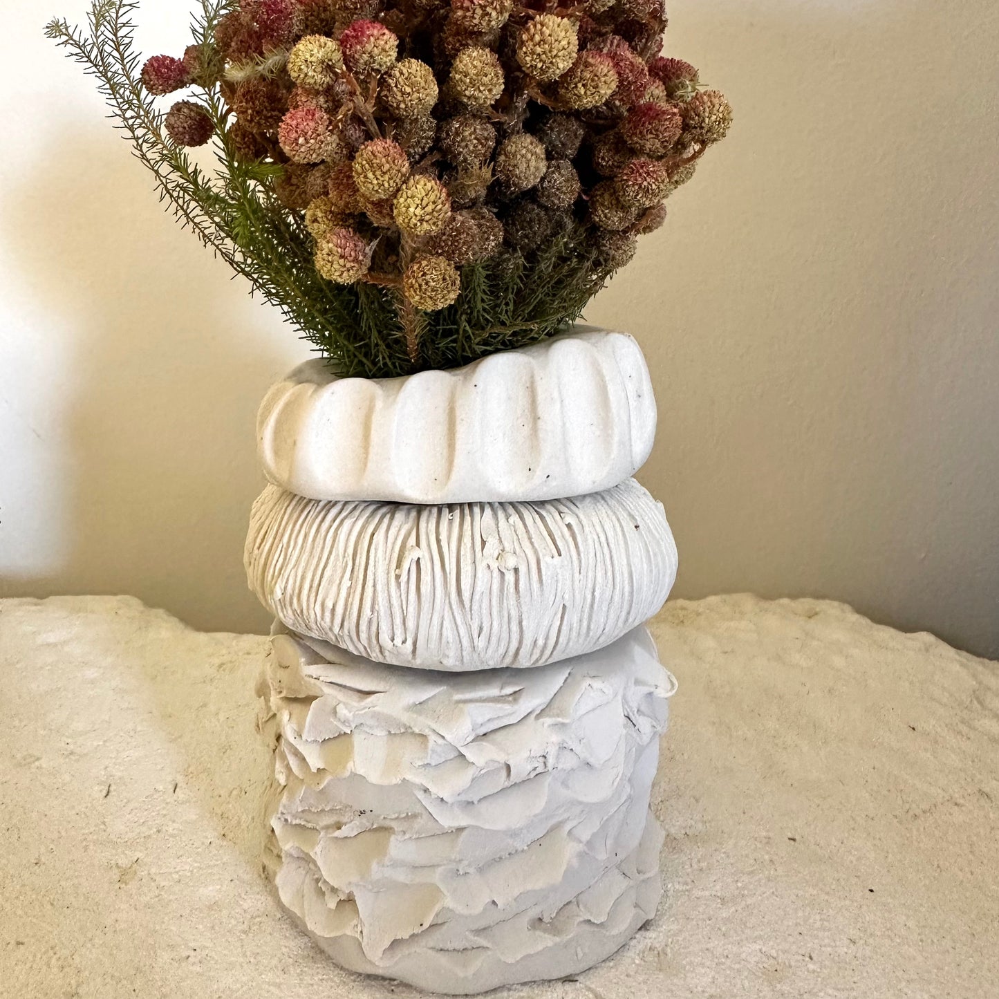 21023 - Medium 3 piece cream vase