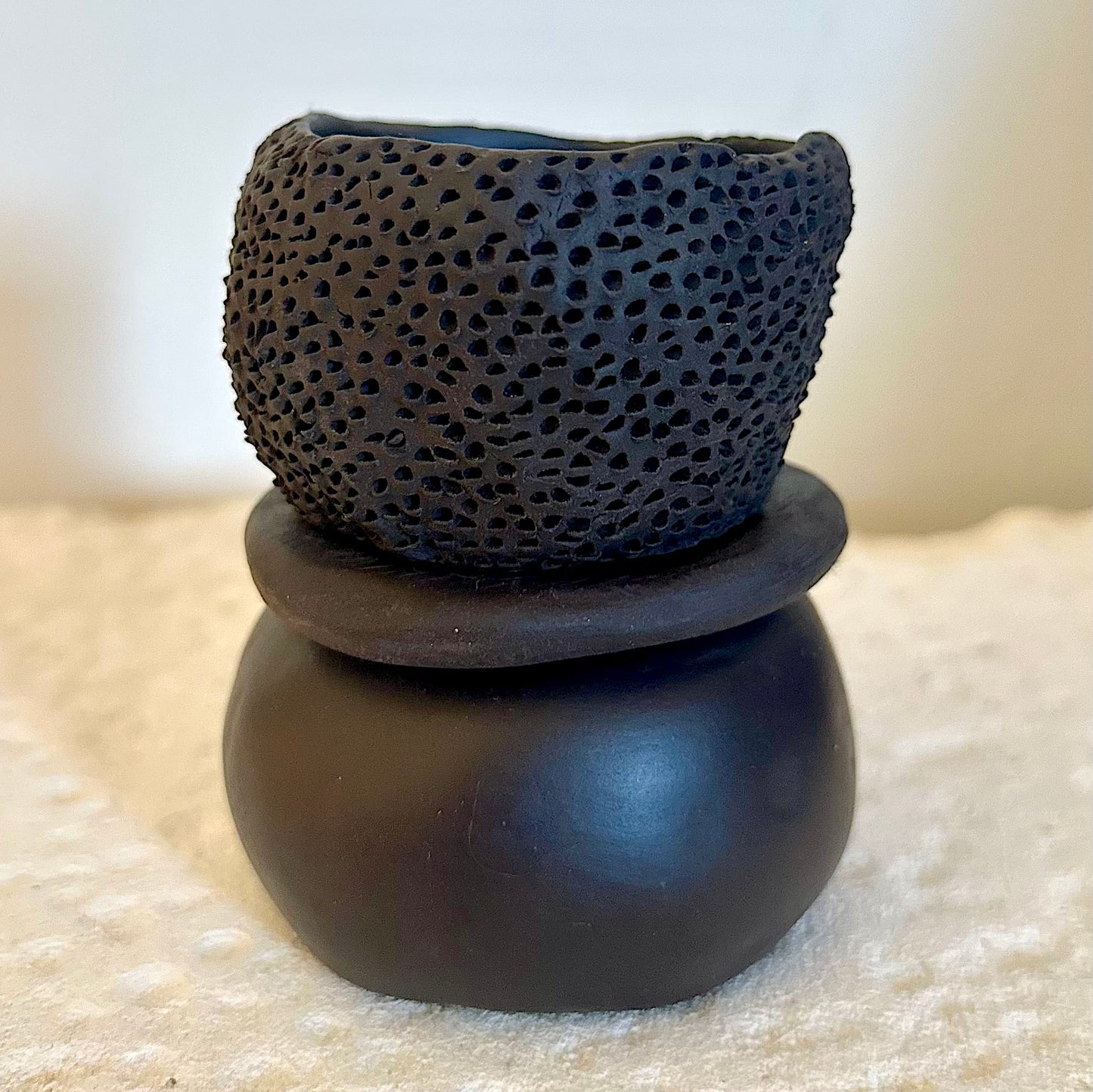 22003 medium 3 piece black vase
