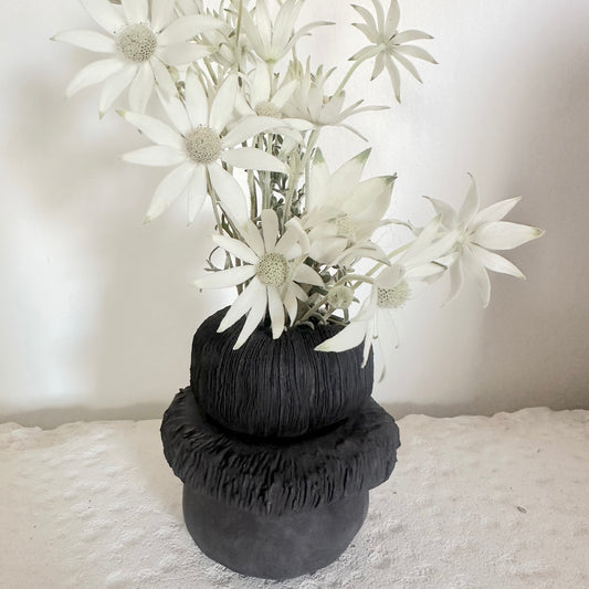 22008 medium 3 piece black vase